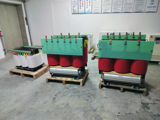 卢龙KS11-1000KVA矿用变压器